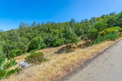 253 Sugarloaf Dr, Napa, CA 94558 photo 9
