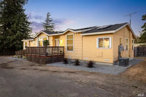 9522 Lau Ln, Penngrove, CA 94951