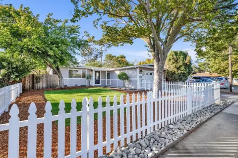 748 Nightingale Dr, Fairfield, CA 94533 photo 3