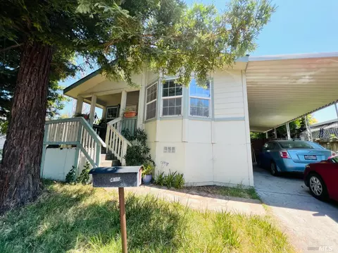 415 Frisbie Ave, Santa Rosa, CA 95407