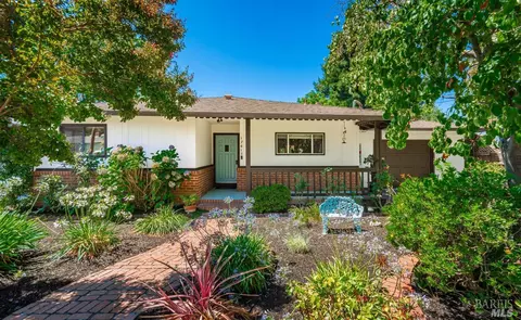 17615 Johnson Ave, Sonoma, CA 95476