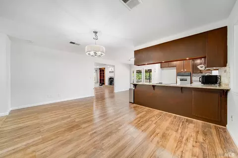 125 Kristina Ct, Vallejo, CA 94591 photo 3