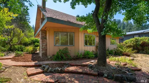 22 Morelos Ave, Forest Knolls, CA 94933