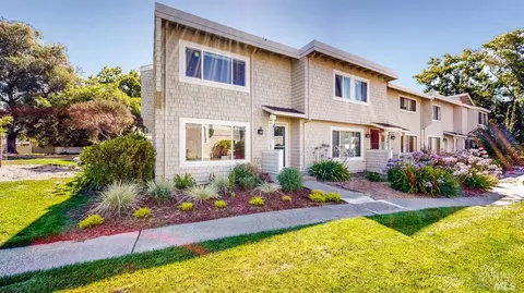 200 Rockport Way, Novato, CA 94947