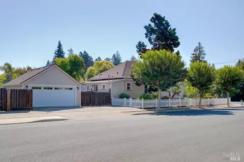 1342 A St, Napa, CA 94559 photo 2
