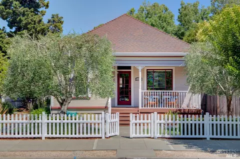 1342 A St, Napa, CA 94559
