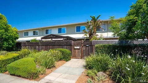 1060 Los Gamos Rd #C, San Rafael, CA 94903