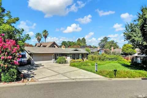1110 Mulberry Ln, Dixon, CA 95620