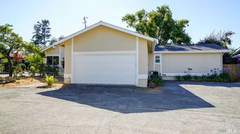 32 Mendocino Ln, Novato, CA 94947