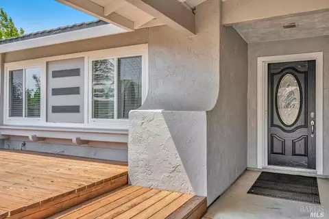 220 Essex Way, Benicia, CA 94510