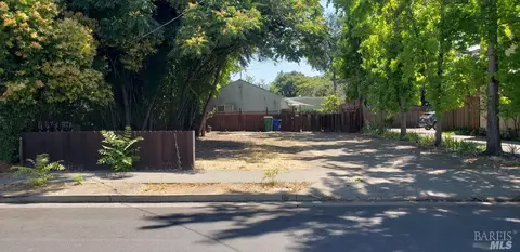 920 Ripley St, Santa Rosa, CA 95401
