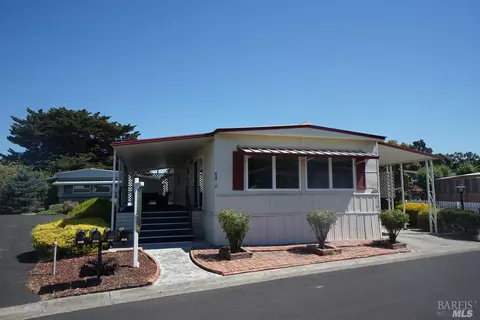 638 Colonial Park Dr, Santa Rosa, CA 95403