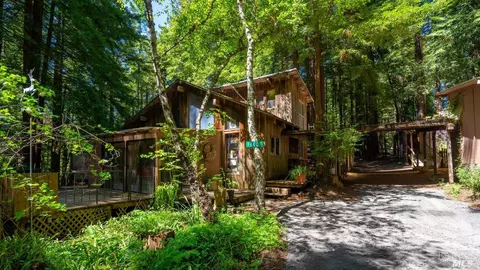 16601 Joy Woods Way, Occidental, CA 95465
