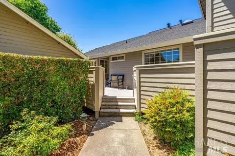 1 Valley Club Cir, Napa, CA 94558