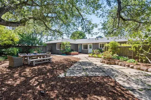 760 Fawn Dr, San Anselmo, CA 94960