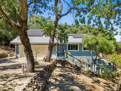26 Ridgecrest Dr, Napa, CA 94558