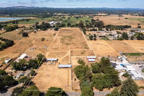 3921 Walker Ave, Santa Rosa, CA 95407