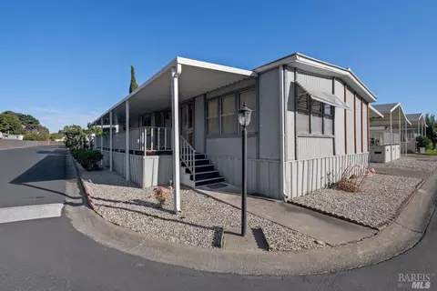 300 E H St #136, Benicia, CA 94510