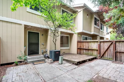 1427 Gold Way, Rohnert Park, CA 94928
