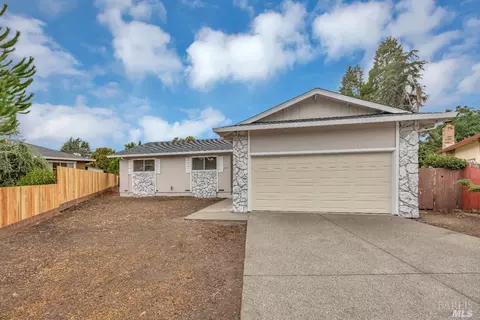917 Renee Ct, Santa Rosa, CA 95401
