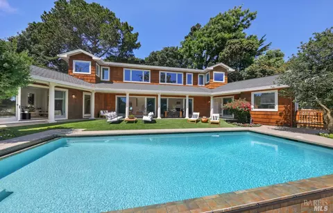 2400 Paradise Dr, Tiburon, CA 94920