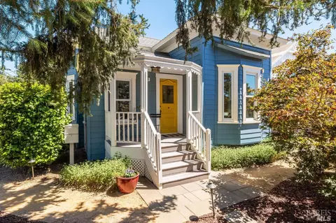 544 Brown St, Healdsburg, CA 95448