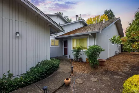7092 Avenida Cala, Rohnert Park, CA 94928