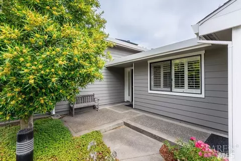 4 Drakes View Cir, Greenbrae, CA 94904