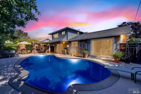 513 Elder St, Vacaville, CA 95688