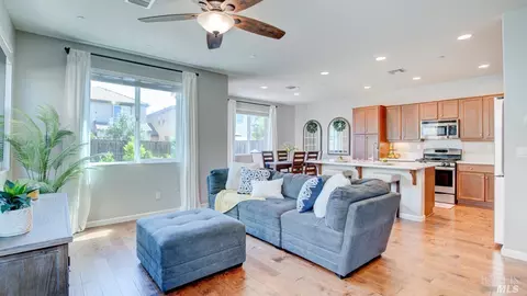 5254 Finkas Ln, Fairfield, CA 94533