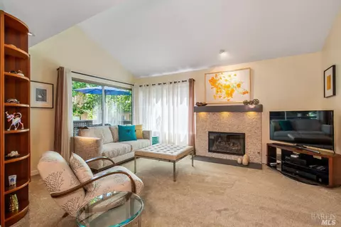 77 Flicker Dr, Novato, CA 94949 photo 6