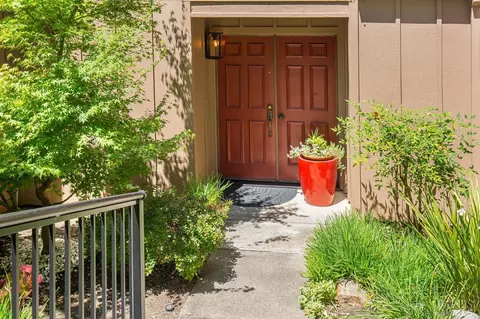 77 Flicker Dr, Novato, CA 94949 photo 3