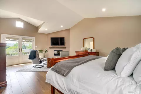 544 E J St, Benicia, CA 94510 photo 28