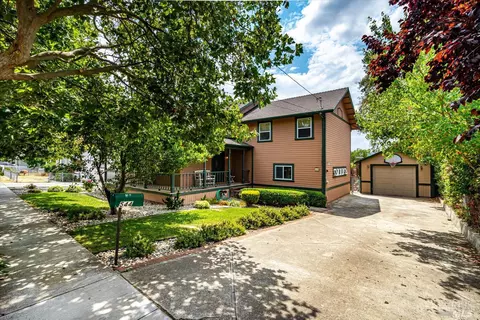 544 E J St, Benicia, CA 94510 photo 4