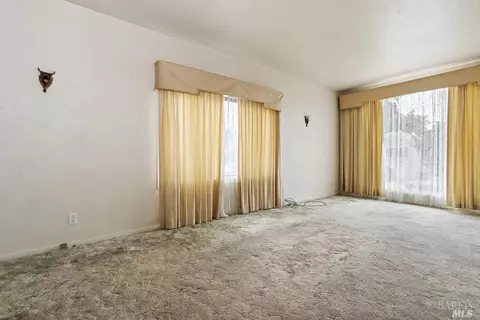 321 Garretson Ave, Rodeo, CA 94572 photo 3