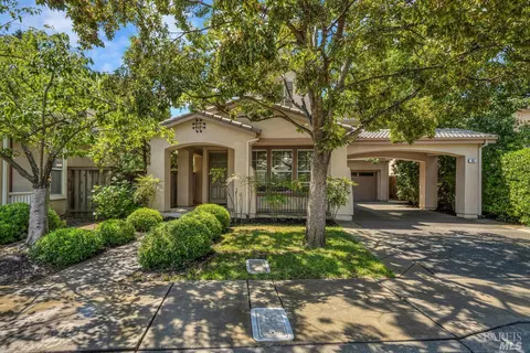 43 Summerbrooke Cir, Napa, CA 94558