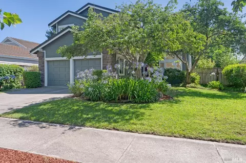 1747 Zinfandel Dr, Petaluma, CA 94954