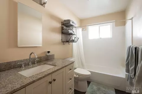 10-12 Stadium Way, Kentfield, CA 94904