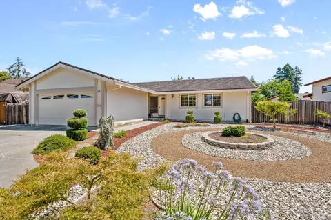 5340 Country Club Dr, Rohnert Park, CA 94928