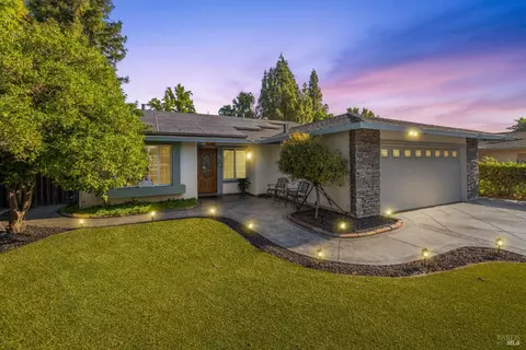 167 Richard Pl, Vacaville, CA 95687