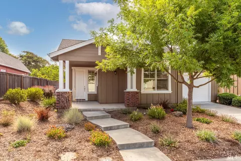 9411 Oak Trail Cir, Santa Rosa, CA 95409
