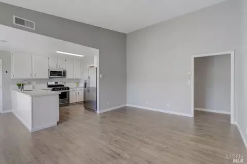 103 Lora Ct, Vallejo, CA 94591 photo 9