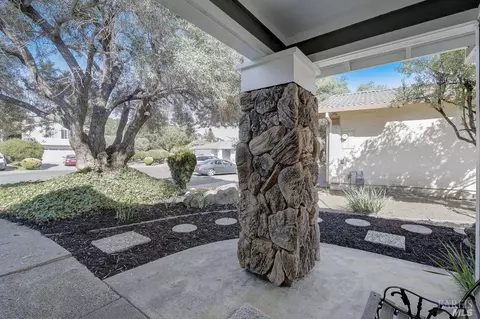 103 Lora Ct, Vallejo, CA 94591 photo 2