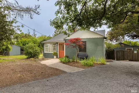 591 Watertrough Rd, Sebastopol, CA 95472