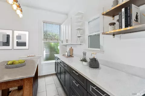 Bath - 509 Easterby St, Sausalito, CA 94965 photo 3 of 4