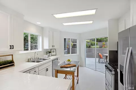 Kitchen - 509 Easterby St, Sausalito, CA 94965 photo 1 of 4