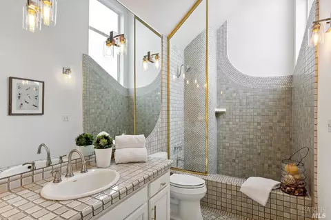 Bath - 509 Easterby St, Sausalito, CA 94965 photo 1 of 4