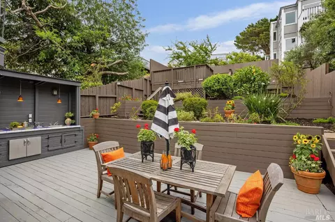 Exterior - 509 Easterby St, Sausalito, CA 94965 photo 8 of 15