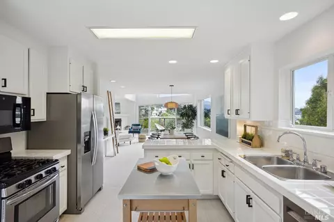 Kitchen - 509 Easterby St, Sausalito, CA 94965 photo 2 of 4