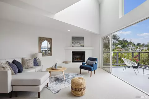 Living - 509 Easterby St, Sausalito, CA 94965 photo 1 of 2
